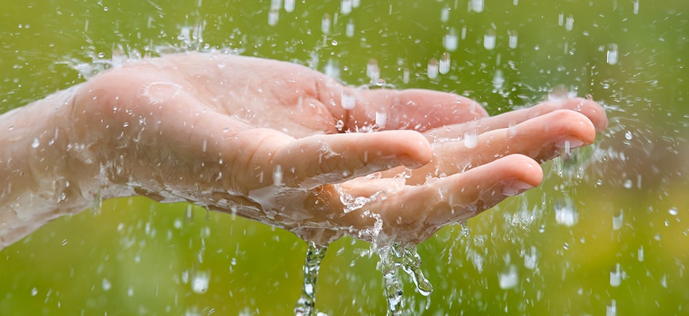 خطرات و ایمن بودن و یا نبودن نوشیدن آب باران